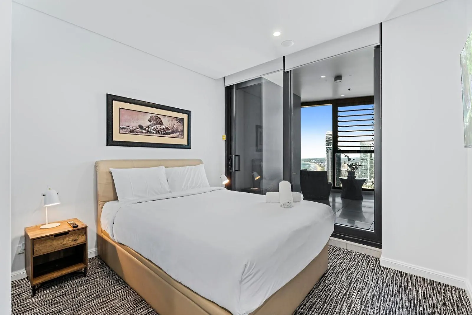 Stunning Ocean View 2 Bedroom Surfers Paradise Gold Coast Australia